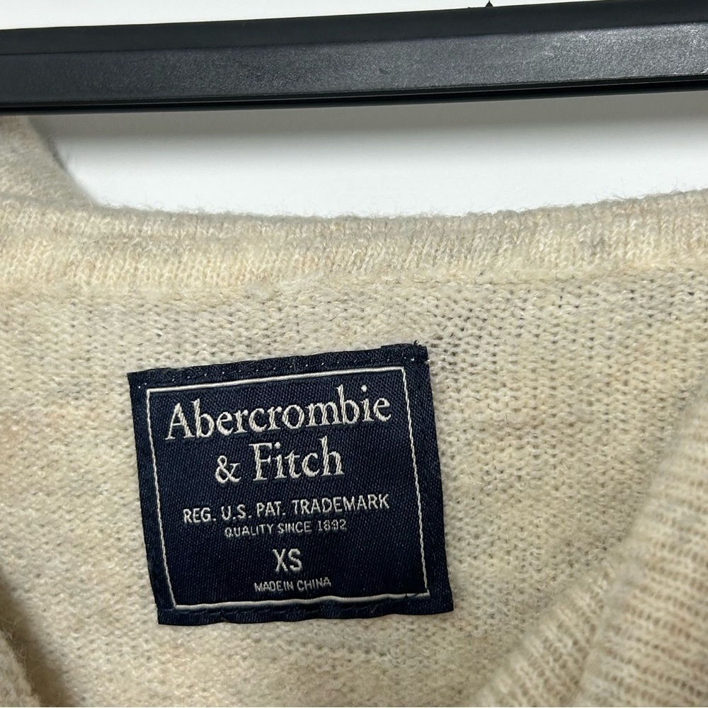Abercrombie & Fitch Cream Off The Shoulder Cream Sweater size XS 90s chic - Picture 11 of 11